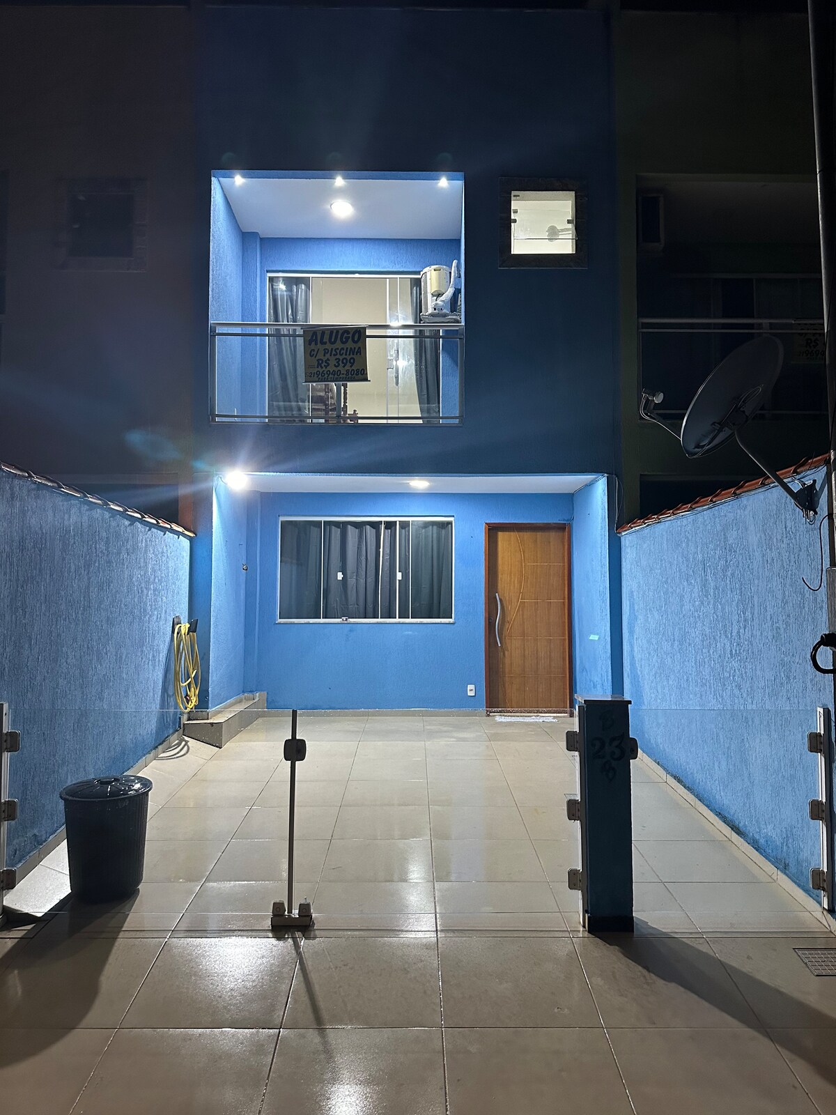 Fachada da Casa Azul (noturna)